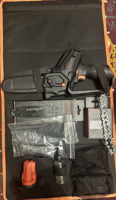 Акумуляторна пилка Dnipro M