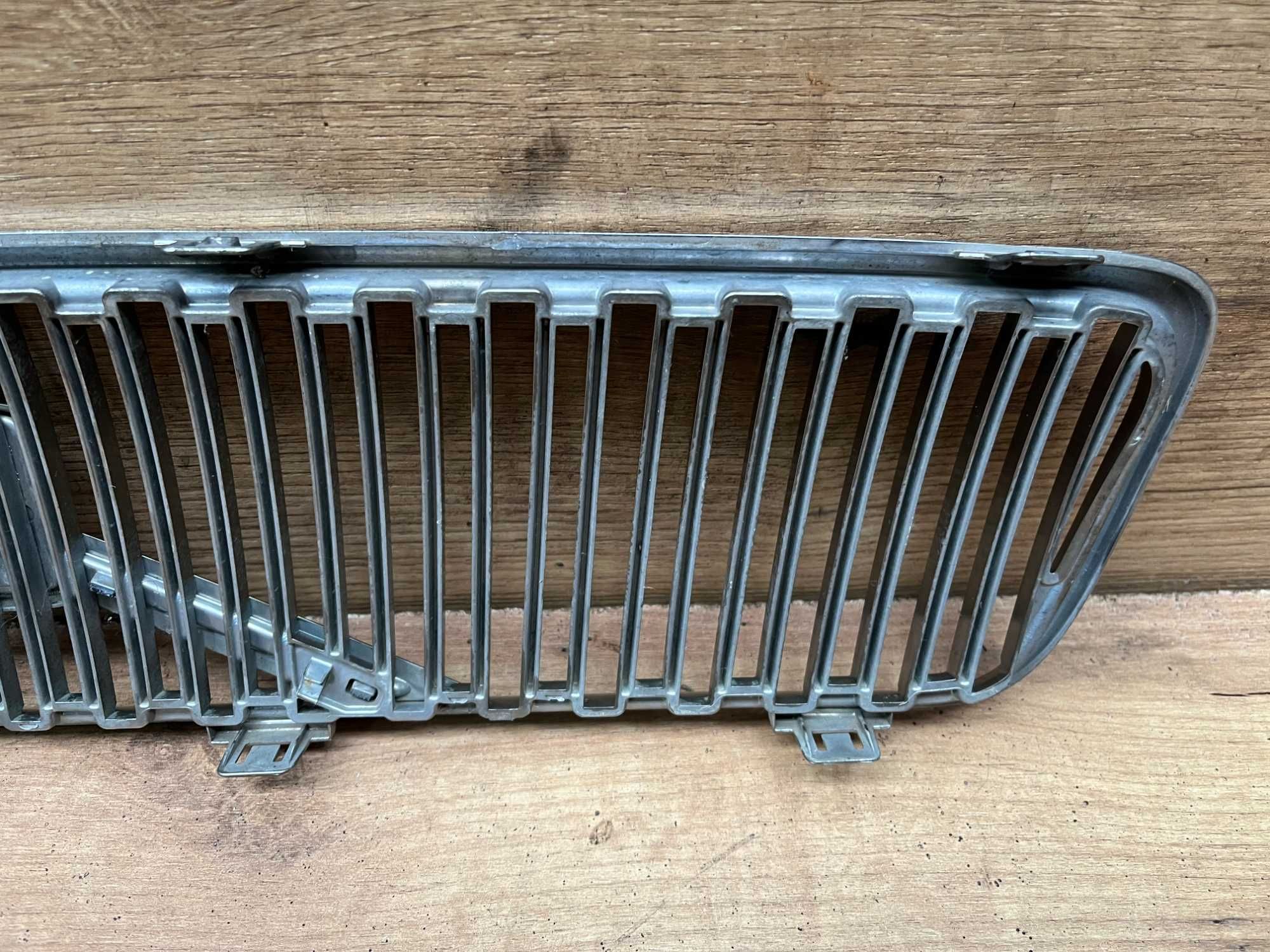 Grill atrapa zderzaka Volvo V50