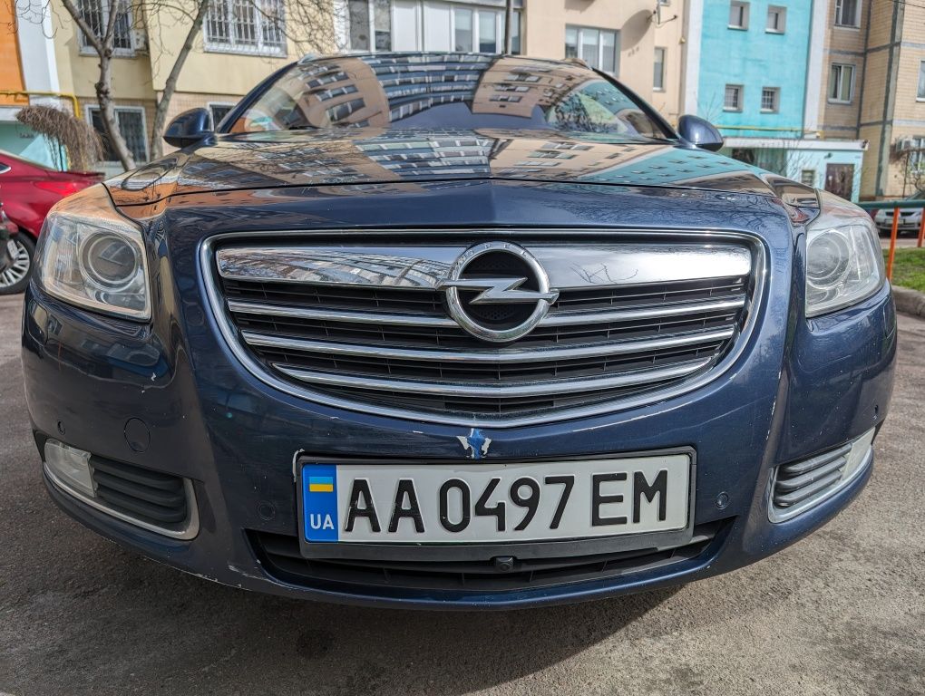 Opel Insignia Sports Tourer 2.0 CDTI 2010р. (максимальна комплектація)