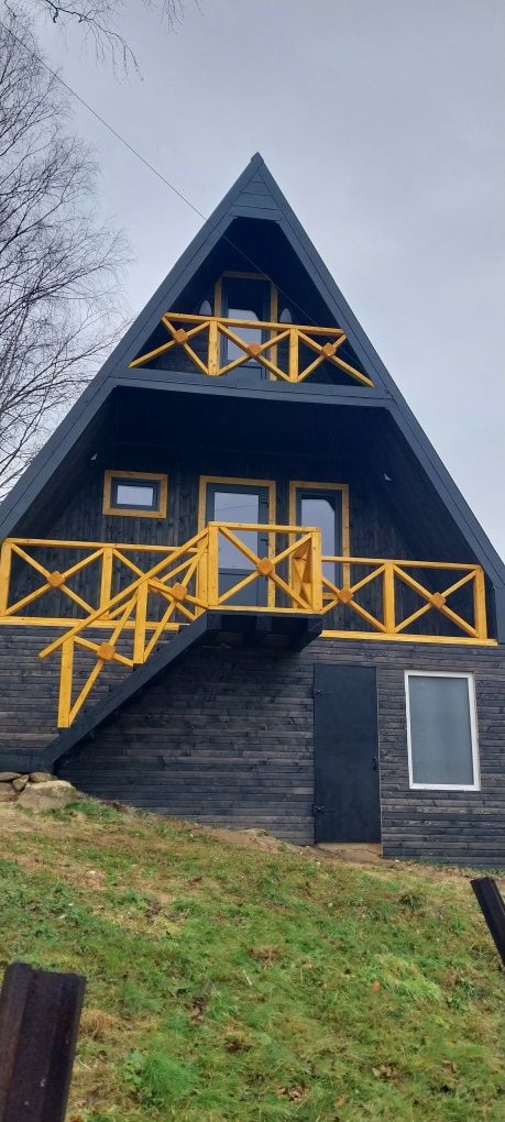 Проживання в будиночку A-frame