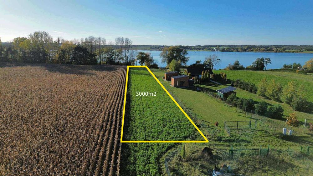 Działka z linią brzegową jeziora gopła