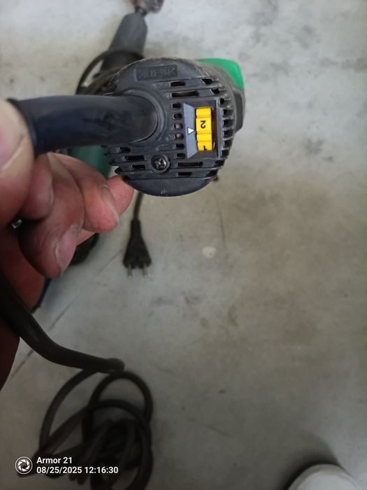 Máquina fresa elétrica