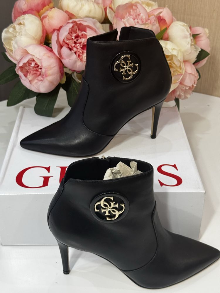 Ботільени брендові GUESS,р 40,в ідеал стані