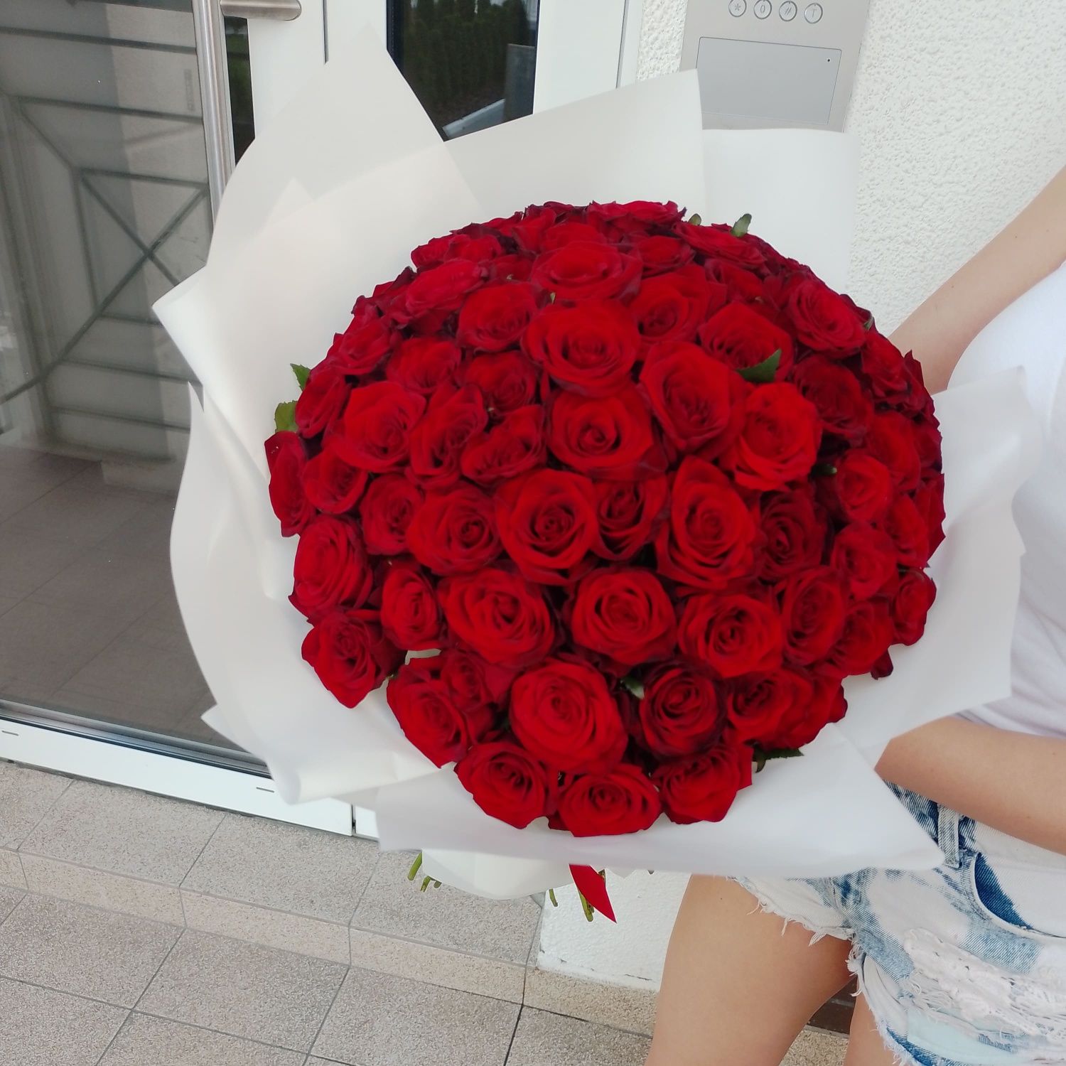 Букет зі 101 троянди • Доставка квітів Київ, Бровари та обл.•
