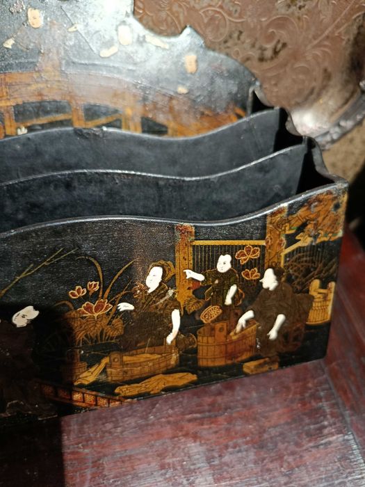 Porta-cartas Madeira Lacada Charão China Séc XIX 19,8 cm Pintado à mão