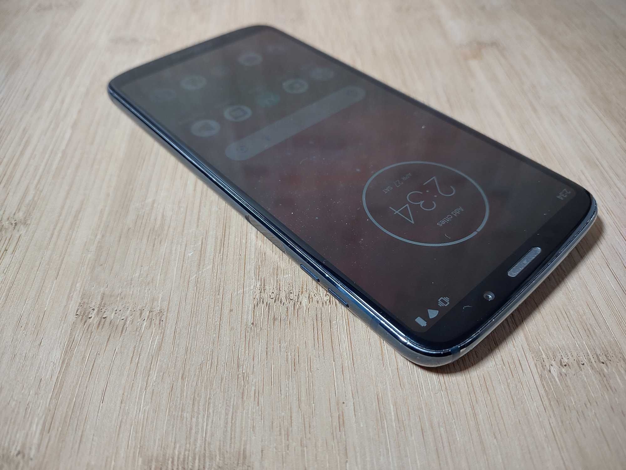 Motorola Moto Z3 Play 6"  4/64 gb + Motomods батарея