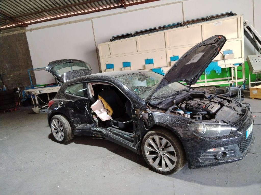 Vw scirocco 1.4tsi acidentado