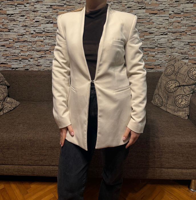 Стильний піджак / блейзер кремового кольору (розмір S)