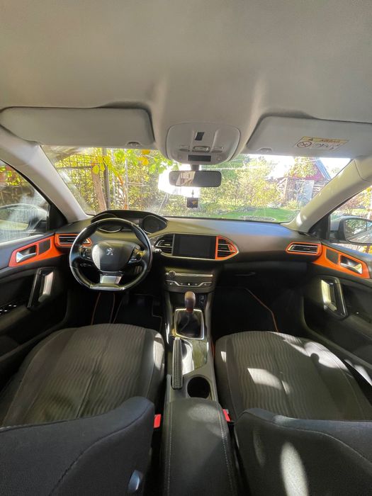 Продам автомобіль Пежо 308 2016