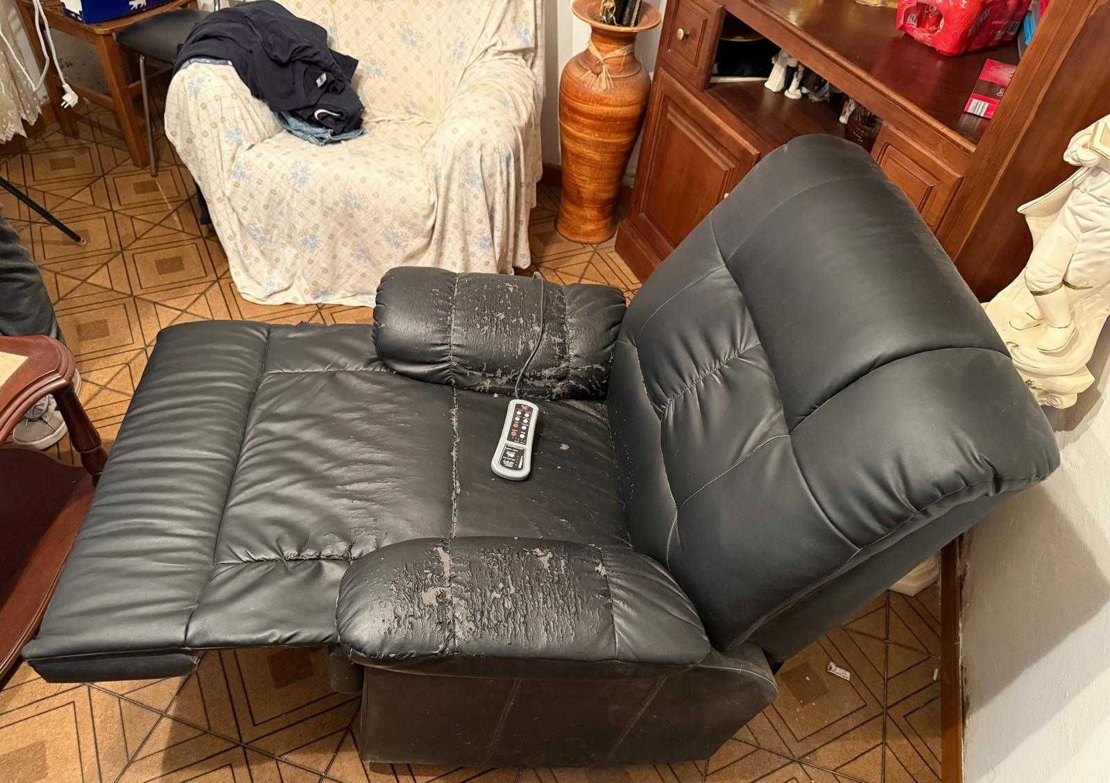 Poltrona com sistema de massagens