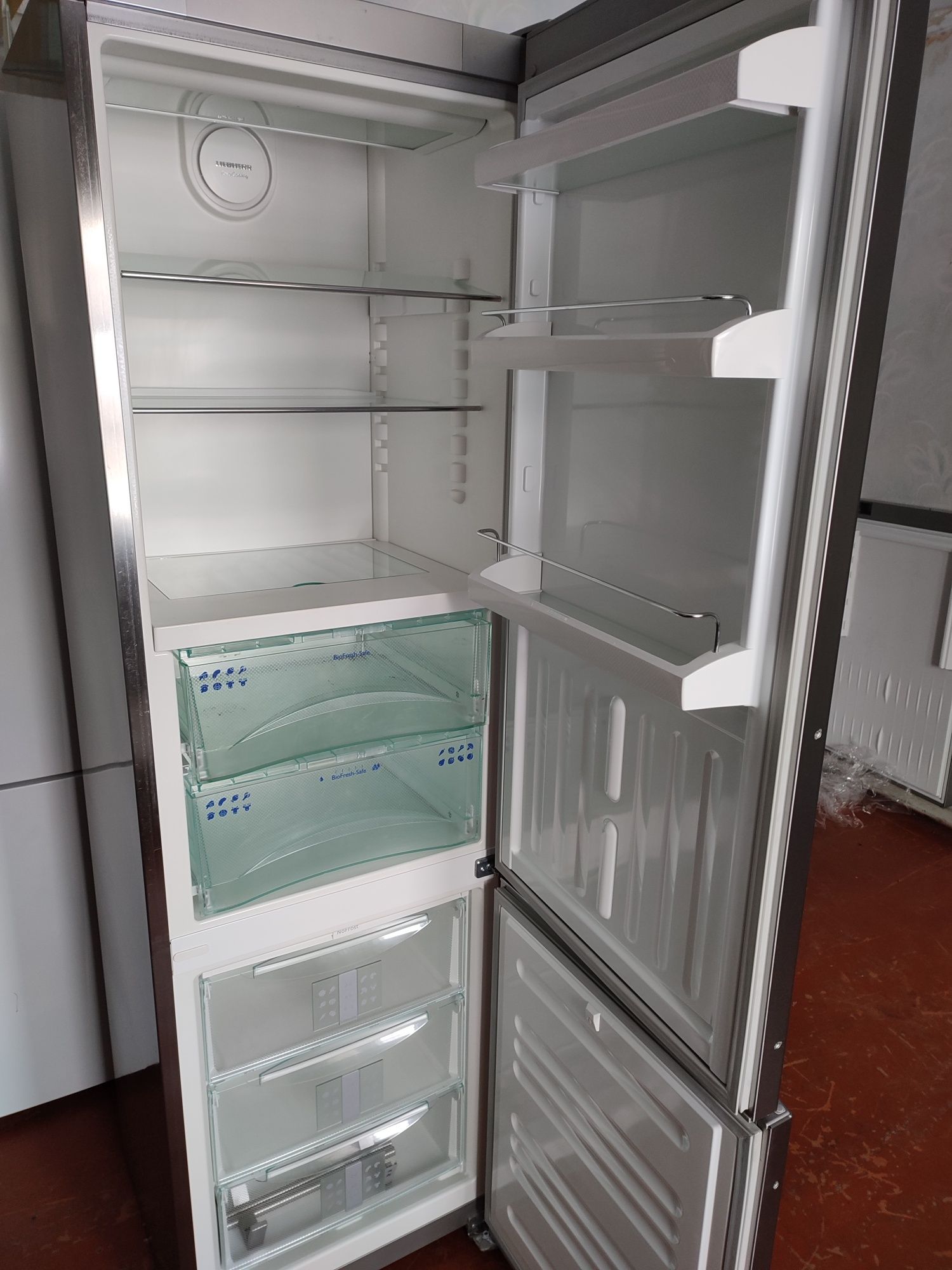 Холодильник Liebherr NoFrost BioFresh 2 метри