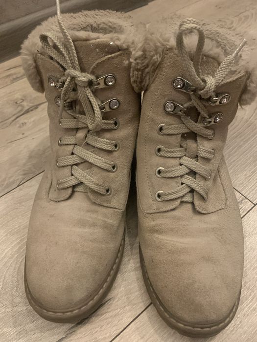 Зимове взуття жіноче