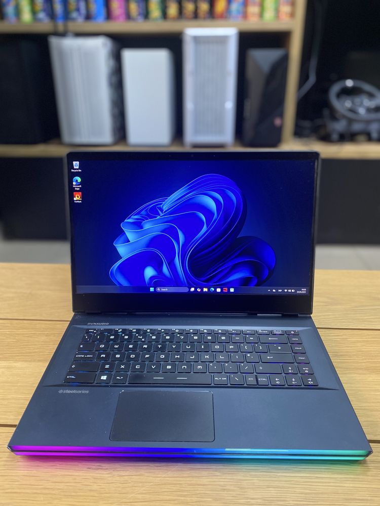 Ноутбук MSI GE66 Rider 10UG i7-10750 RTX3070 RAM 16 GB SSD 512