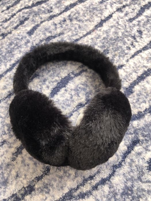 Теплі чорні навушники для дівчинки