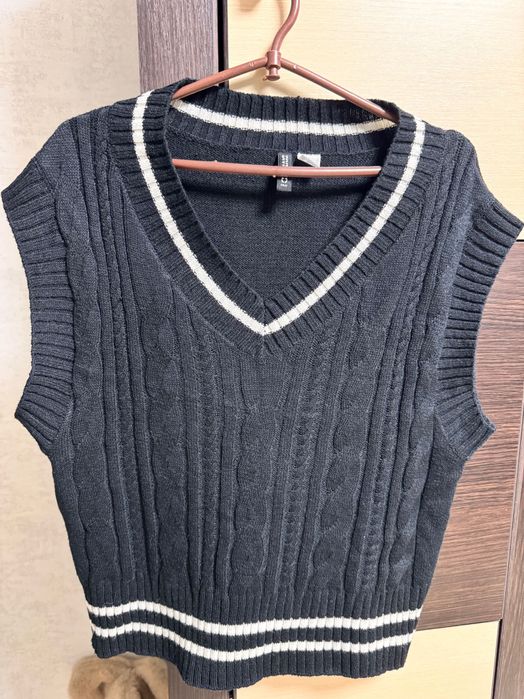 Жилетка безрукавка