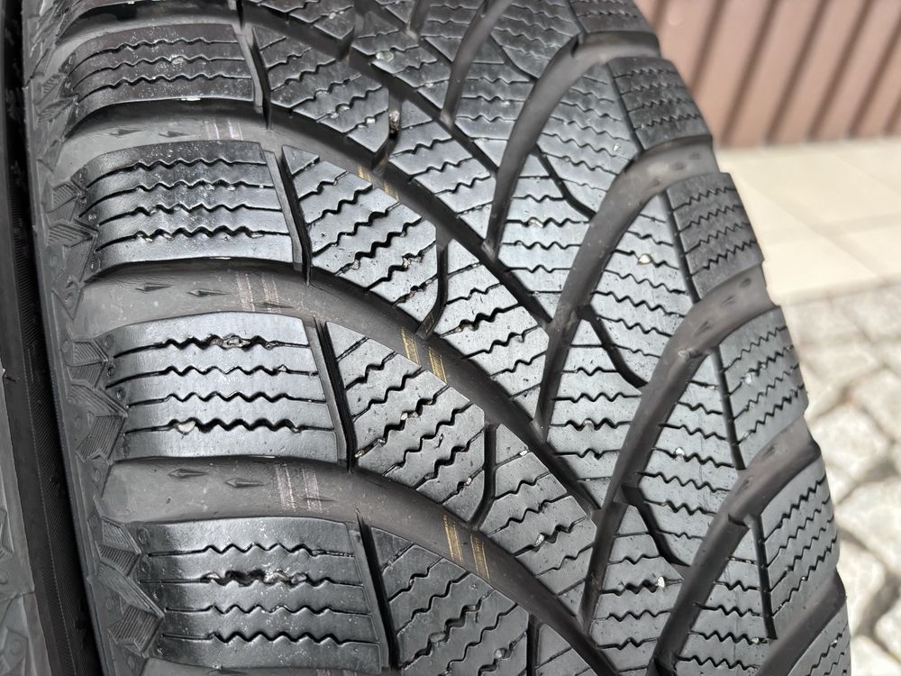 Dwie zimowe Semperit Speed-Grip 5 185/65 R15 2022 rok 7,5mm