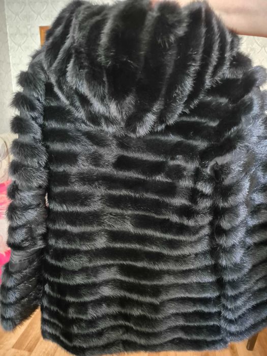 Шуба норкова з капюшоном