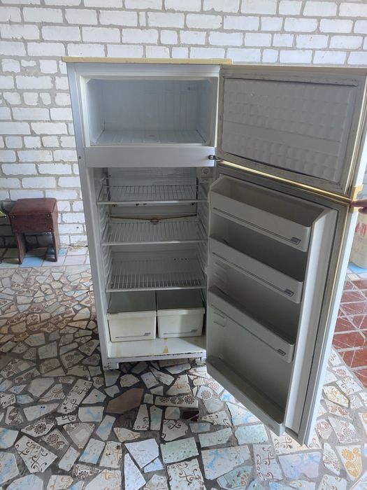 Холодильник у гарному робочому стані Nord