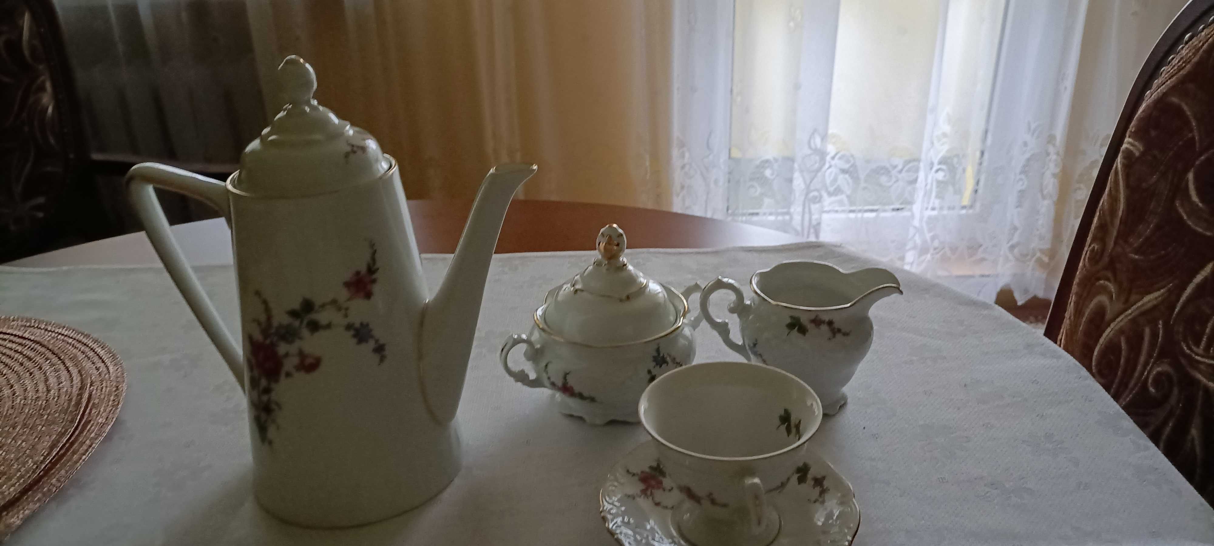 Antyk, serwis kawowy na 6 osób, porcelana "Wawel" Wałbrzych