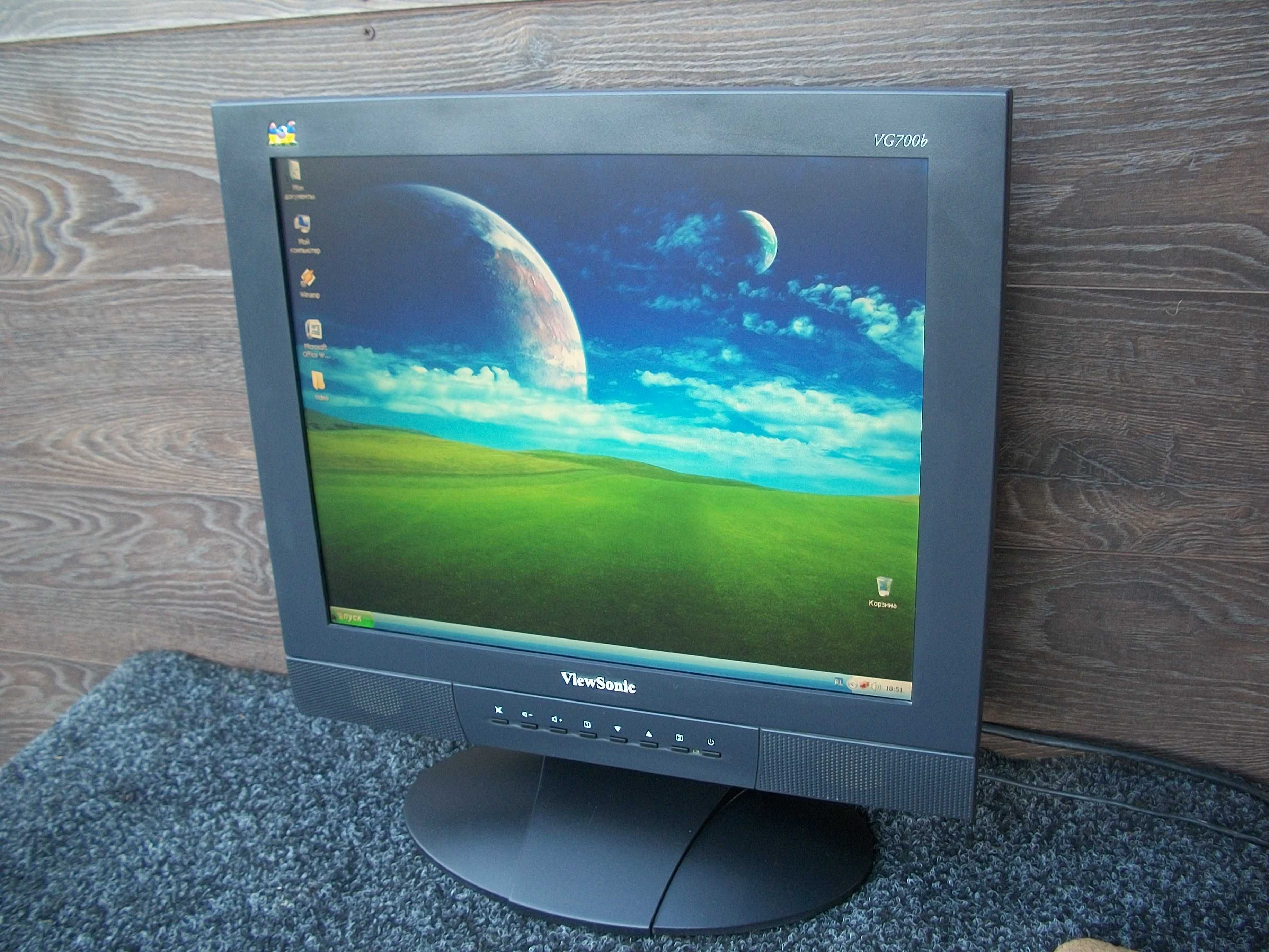 Монитор ViewSonic VG700b.