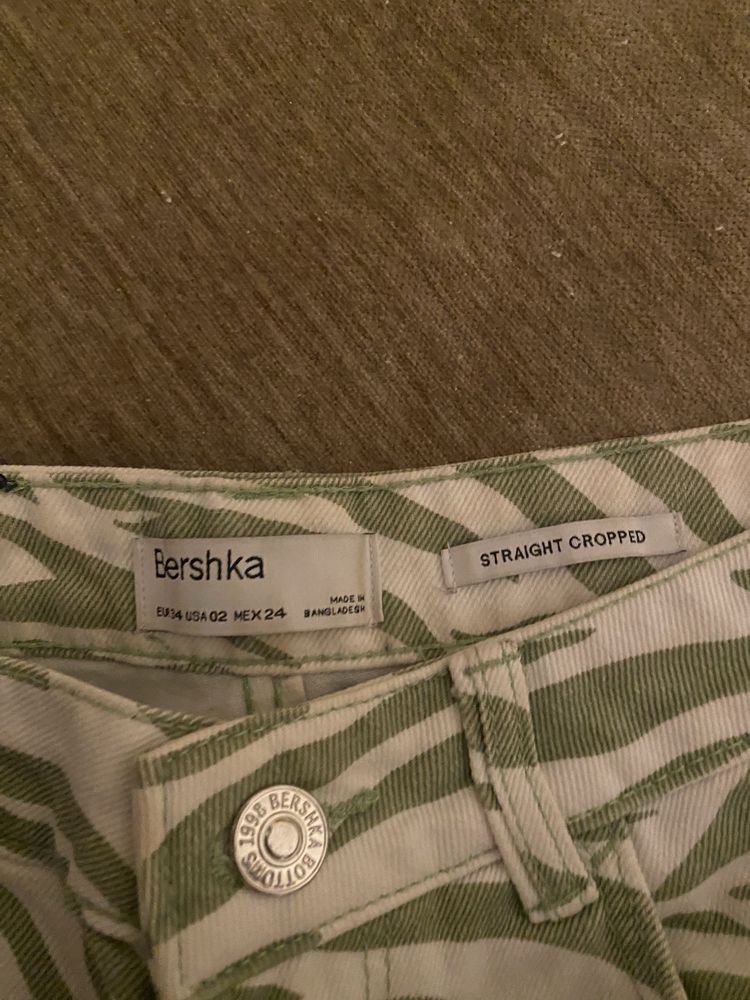 Calças Bershka , novas