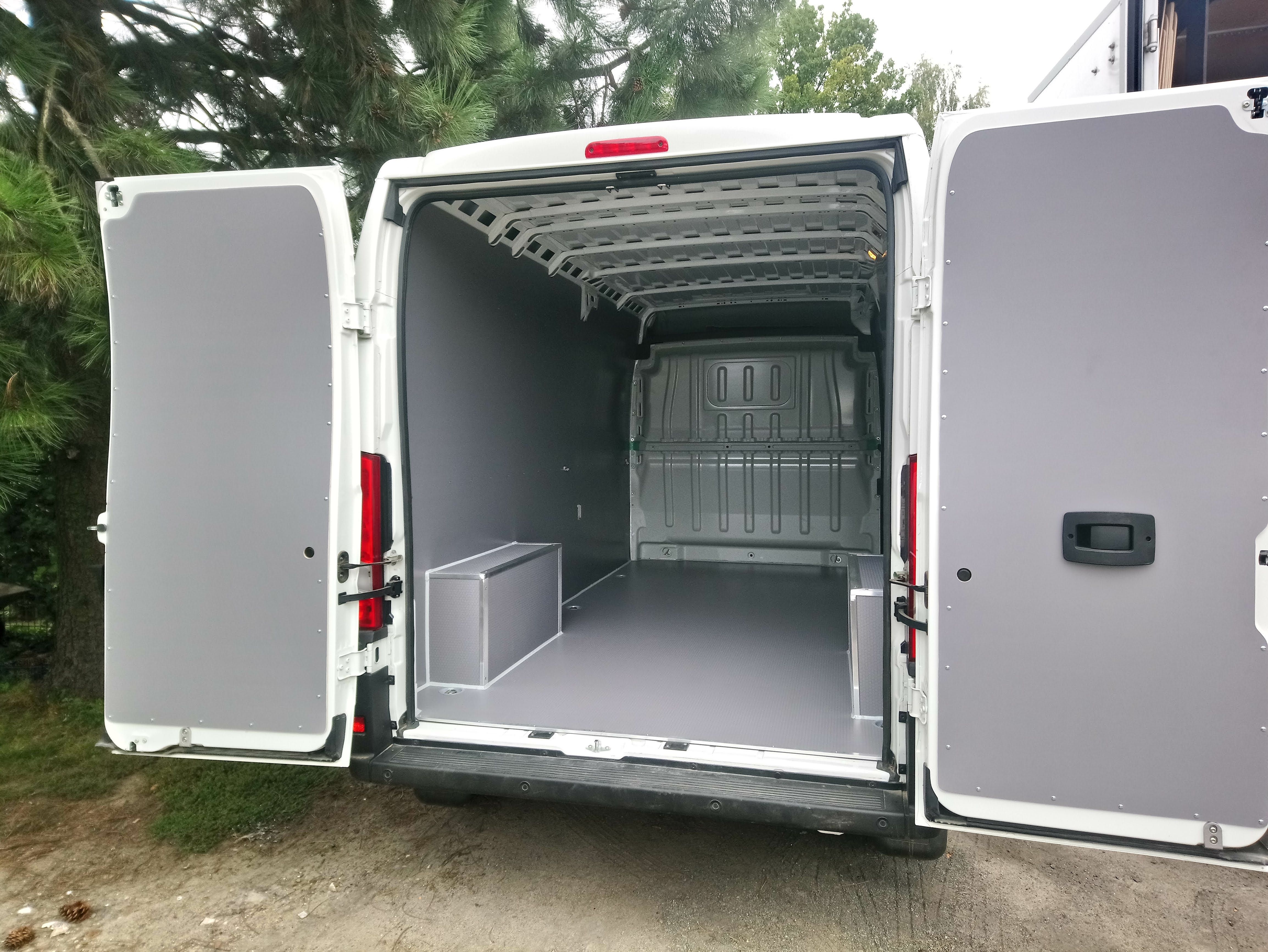 Zabudowy aut dostawczych Jumper Ducato Boxer Master L3H2 KNAUTECH