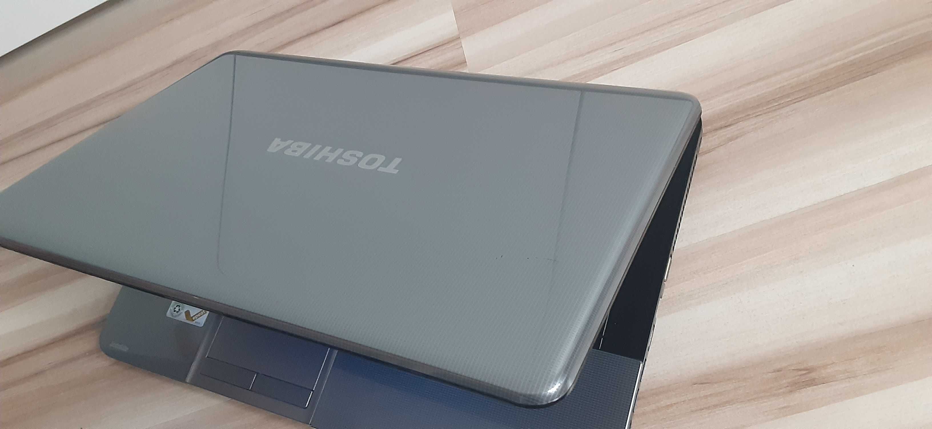 Toshiba Satellite 17,3Cali/lHD+/Win10/Ram8/256SSD/WiFi/HDMI/Bluetooth