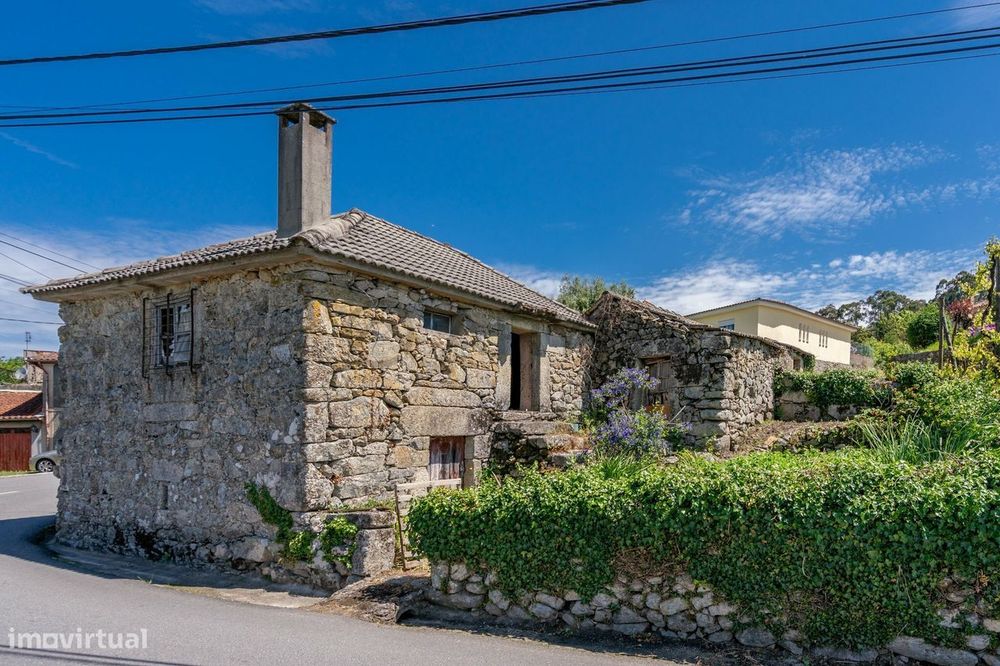 Moradia Tradicional em Pedra para Restauro – Cabeceiras de Basto