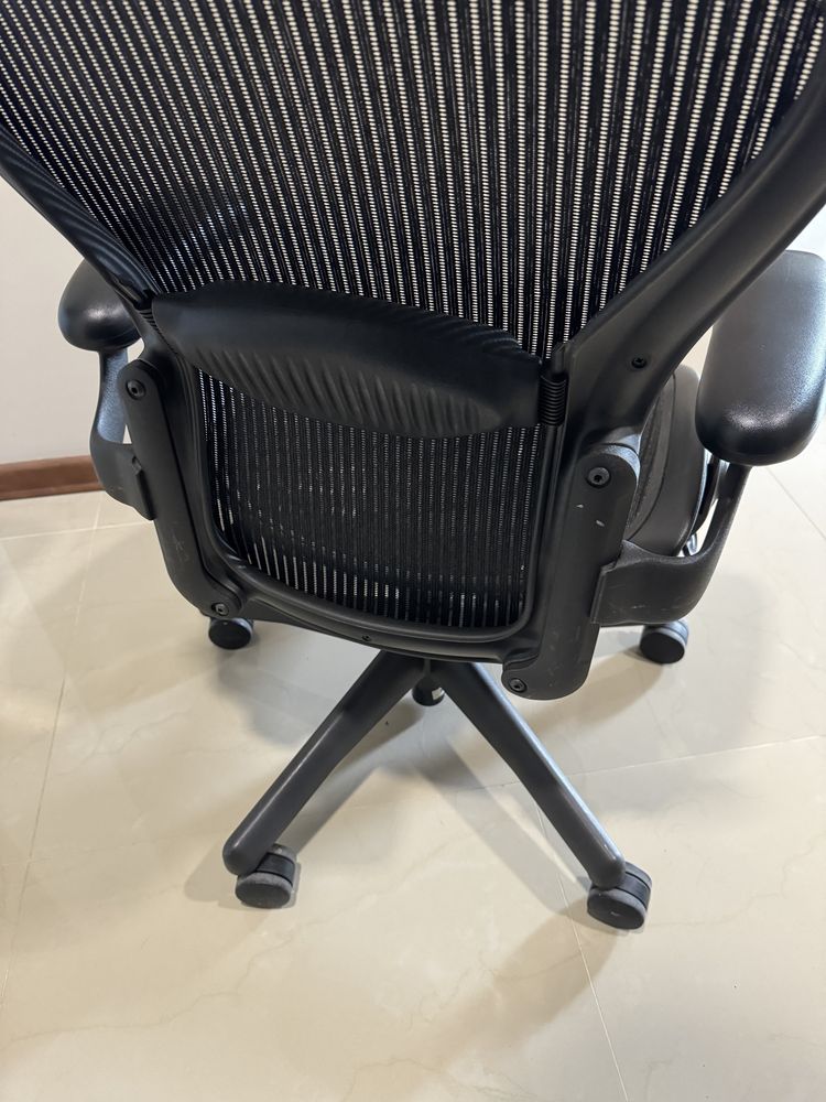 Herman miller aeron classic крісло офісне b/c