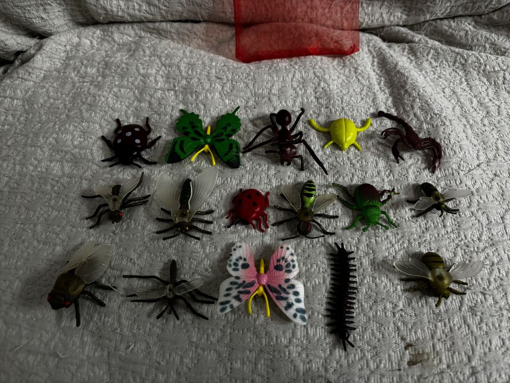 Lote 16 Figuras Insectos