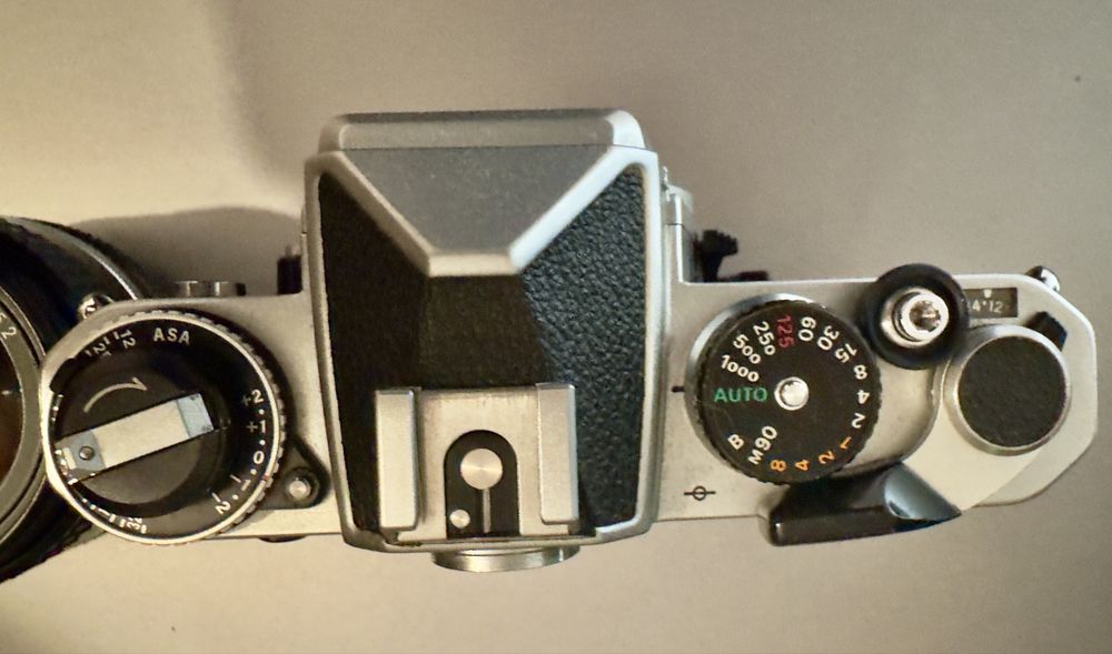 Nikon FE com opção de 50mm 1.4 AI-S - Ler