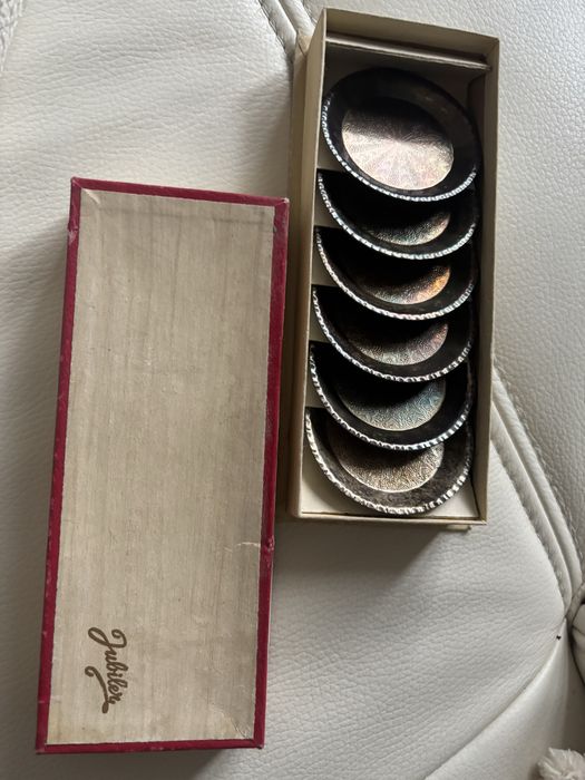 Podstawki pod kieliszki z czasow komuny