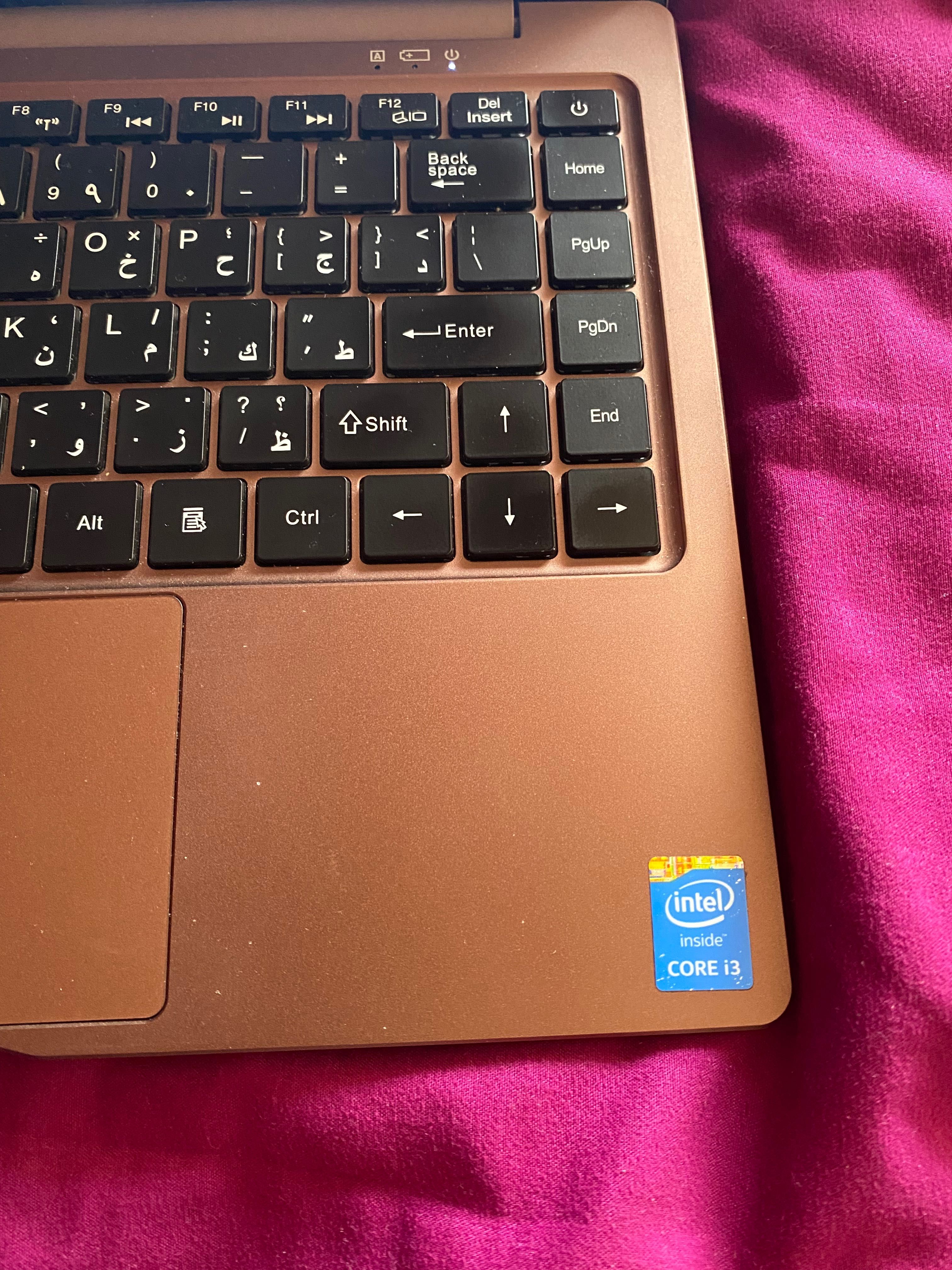 Laptop TAG I3 , w zestawie z odciskiem palca, ładowarką i torbą