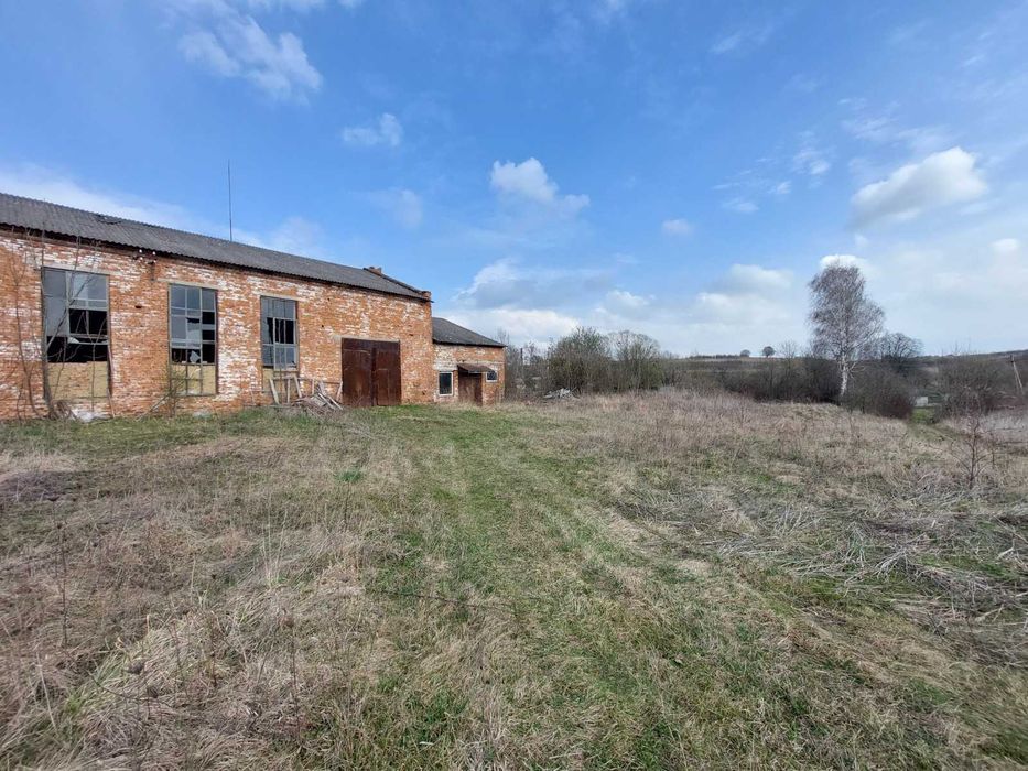 Продається приміщення в с.Мартинів