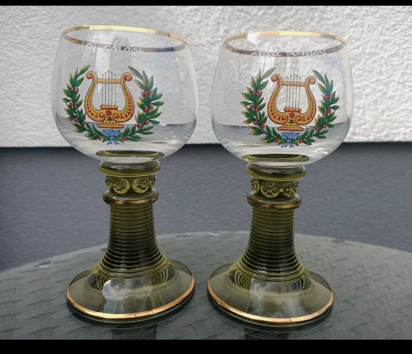 Zabytkowe kielichy Romer