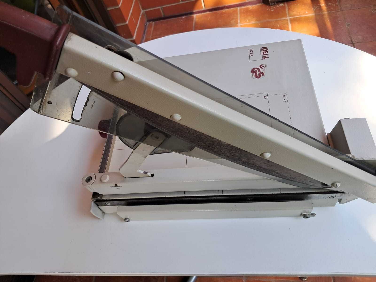 Gilotyna do papieru IDEAL 1038 A