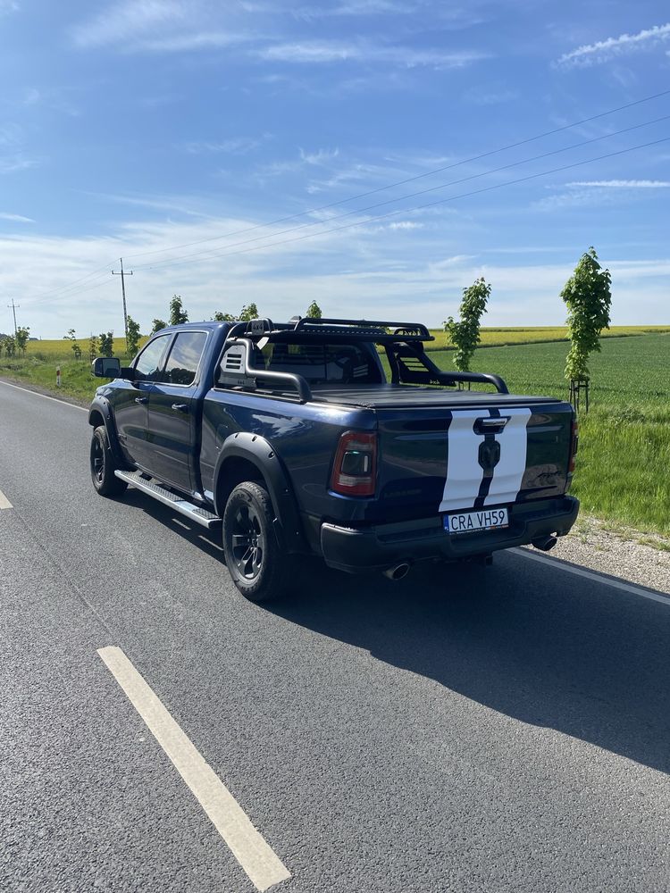 Dodge ram 5.7 hemi +gaz możliwa  zamiana