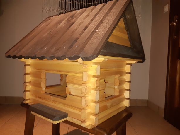 Karmnik domek dla ptaków domek z bala, domek Zakopane, dom podhalański