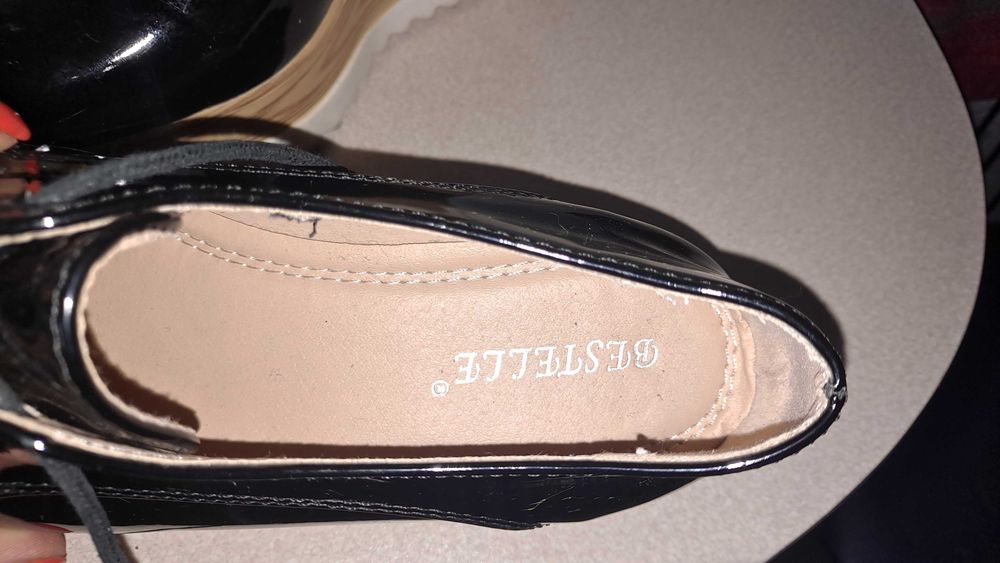 Buty lekkie na platformie  38