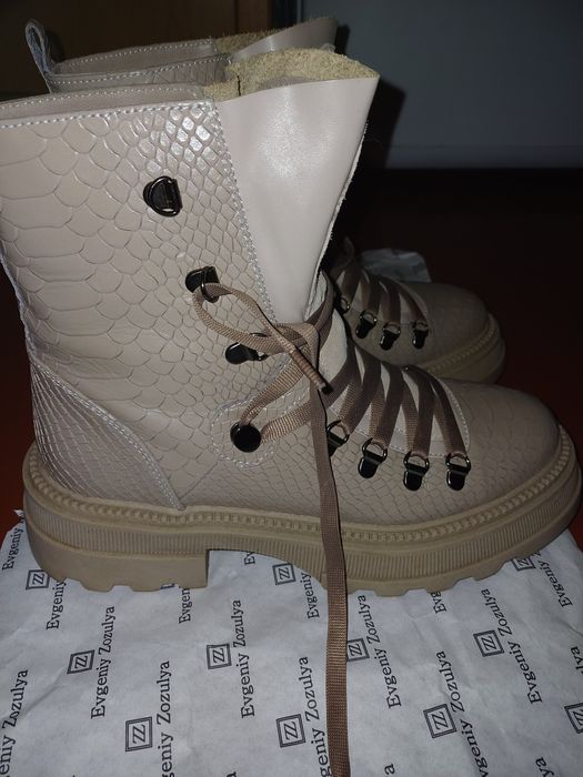 Трендові дизайнерські чоботи комбіновані