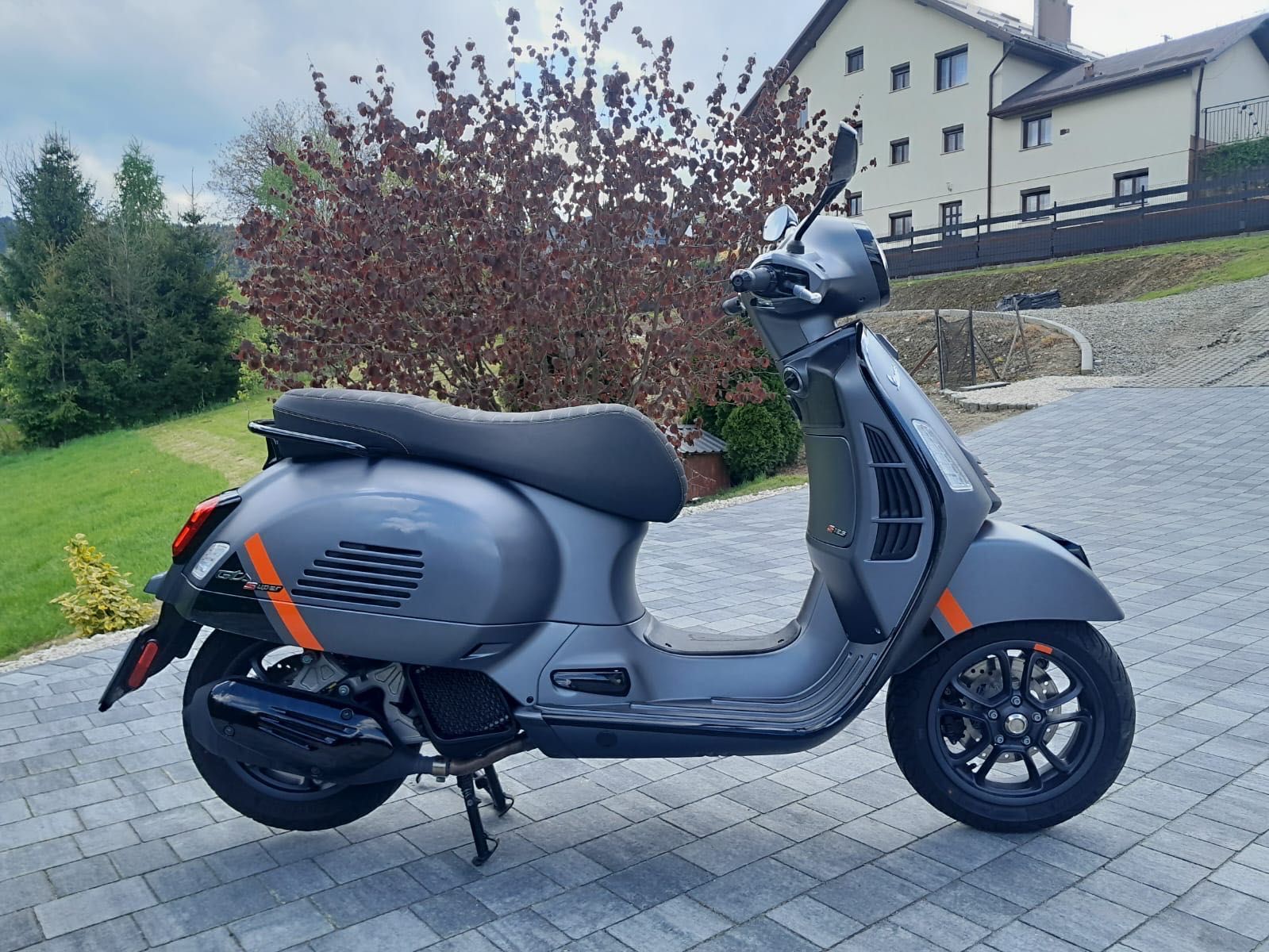 Piaggio Vespa 125 GTS