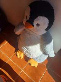 Pinguim gigante de peluche