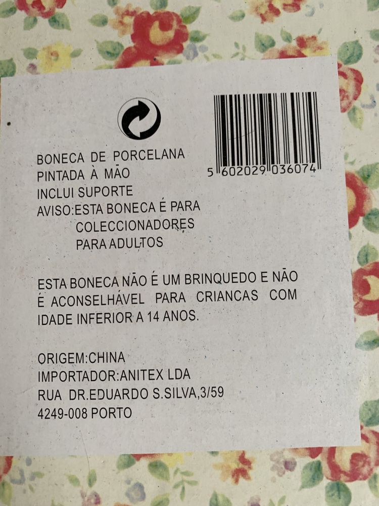 Boneca de porcelana