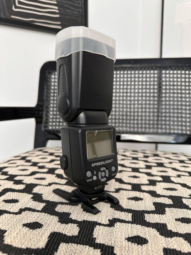 Lampa błyskowa Neewer Speedlite NW561