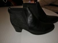 Botins senhora, pouco usados, em pele