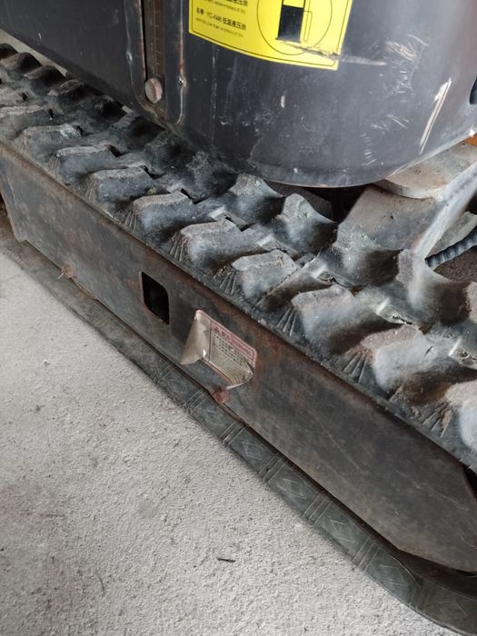 Minikoparka XN 08 chińska . Waga 880 kg