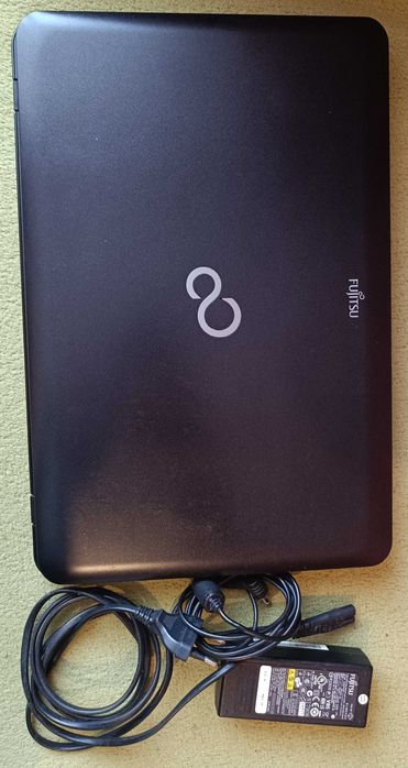 Fujitsu AH512 Intel core i3/ RAM 4gb/HDD 500gb