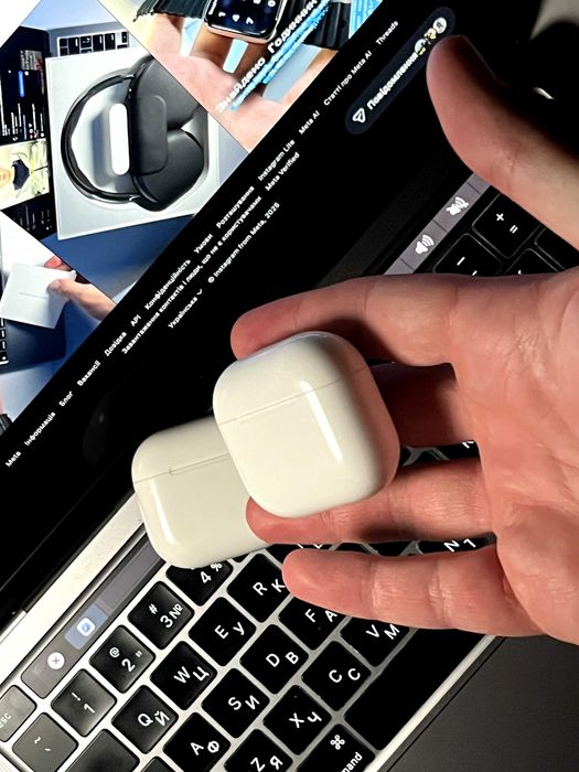 Магазин б/у Кейс AirPods 4 A3058 A3050 A3053 Оригинал