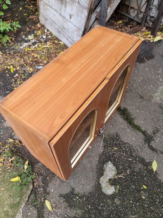 Продам тумбочку.