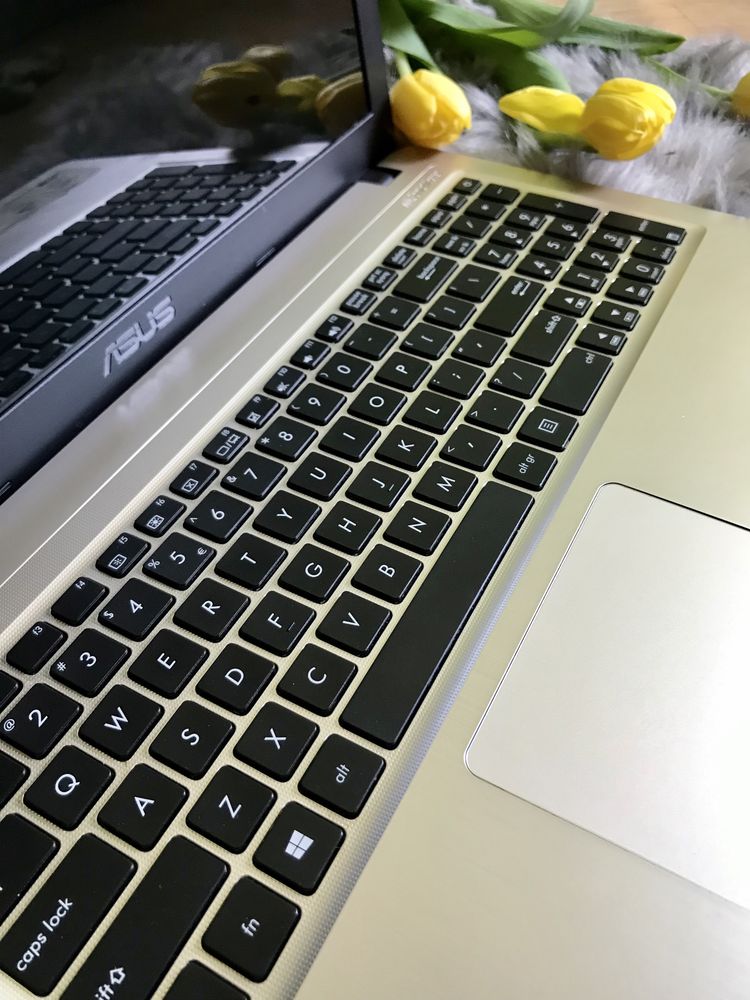 Laptop ASUS R540S